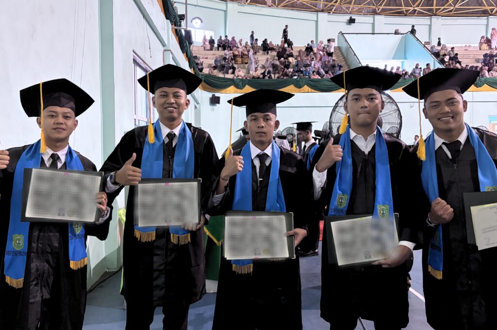 Foto Berita UIR konsisten dalam pembagian Ijazah di hari wisuda